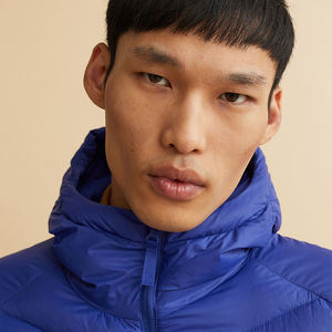 Veste d'hiver lourde pour hommes avec capuche Manteau épais à bulles en toile avec motif décoratif Vente par motif - Product Image 5