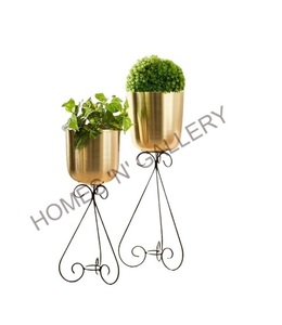 Hot Selling Galvanized Wood Handle Planter Bucket for Home and Office Decor Wholesale Supplies for Garden Flower Planters - Product Image 4