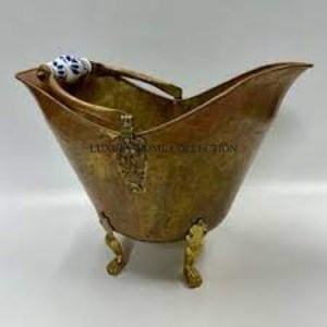 Seau à charbon décoratif en métal fini antique pour les cheminées domestiques, les feux de joie extérieurs, le camping et les grillades. - Product Image 2