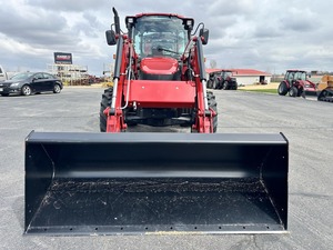 Tracteur Case IH Farmall 65C 2025 avec pompe moteur et boîte de vitesses, composants essentiels inclus, disponible à la vente - Product Image 3