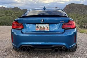 Auto Usado Premium 2018 B-MW M2, Transmisión Manual de 6 Velocidades, Motor Turbo de 6 Cilindros - Product Image 3