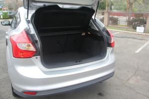 Ford Focus SE Hatchback 2014 - Product Image 5