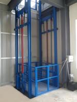 Nouveau monte-charge industriel électrique hydraulique à grande capacité sur rail de guidage, modèle 3, pour entrepôts fixes sur le deuxième/troisième étage d'usine