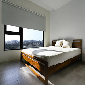 Lit en teck de style fusion européen-chinois moderne |   Lit Queen King-Size, luxe durable, conçu pour la maison sophistiquée - Product Image 1