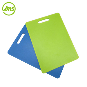 Bloque de cortar de plástico de cocina para una preparación conveniente de alimentos - Product Image 1