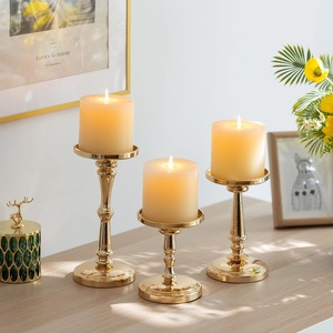 Bougeoir pilier en métal élégant plaqué or brillant pour l'événement à la maison et les piliers de bougie décoratifs de table de Noël - Product Image 1