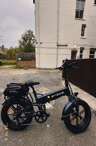 Bicicleta Eléctrica Urbana para Adultos con Llantas Gruesas de 20 Pulgadas, Motor sin Escobillas de 200-2000W, Freno de Disco Hidráulico, Batería de Litio, 110-240V - Product Image 2