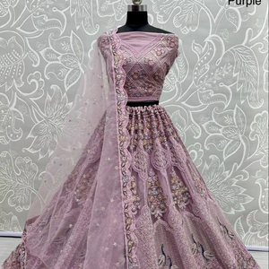 Nueva ropa de fiesta de diseñador Lehenga choli con lentejuelas bordadas Chap-at Diamond Work para venta en línea - Product Image 1