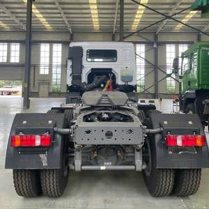 BEST OFFER USED Tractor Truck App-rox 400 HP <b>Diesel</b> Engine Euro 2 Emis-sion Standard Suitable for <b>Container</b> Hauling - Product Image 4