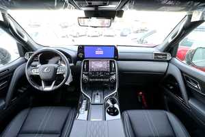 NUOVISSIMO LEXUS LX-SERIES-700H 2025 0KM 400-499CV 6 CILINDRI 5 POSTI TRASMISSIONE AUTOMATICA - Product Image 3