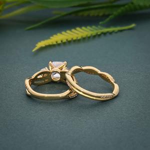 Conjunto de Joyería Nupcial con Diamante Cultivado en Laboratorio con Corte Cojín, Certificado IGI, VVS, con Anillo de Compromiso de Oro Sólido de 14k para Mujer - Product Image 6