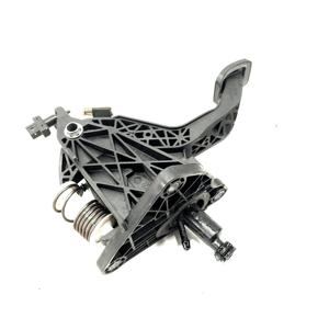 PÉDALE D'EMBRAYAGE MERCEDES Classe B W246 2ème Série A2462910201 (12>) - Product Image 4