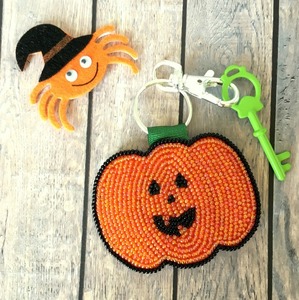 Super Offre sur les Colliers à Perles en Résine Tendance, Chaînes à Breloques pour les Fêtes ou les Cadeaux par bh crafts - Product Image 5