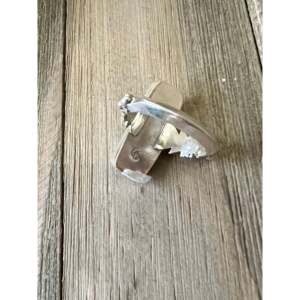 Anillo Navajo Hecho a Mano con Turquesa Kingman y Plata de Ley, Joyería Cultural Coleccionable, Talla 5.75 - Product Image 5