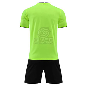 Uniformes ligeros de fútbol personalizados de alta calidad, uniformes de nuevo estilo de último diseño con colores sólidos, conjunto de fútbol de servicio OEM - Product Image 2