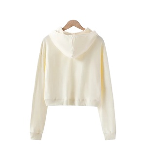 Sweats à capuche d'hiver pour femmes Crop Top Fleece Badge Front Design Haute qualité Prix raisonnable Meilleure vente - Product Image 3