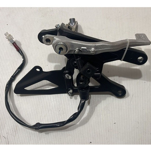 Poggiapiede Destro Originale per Yamaha R1 2015-2016, Accessorio per Moto e ATV - Product Image 3