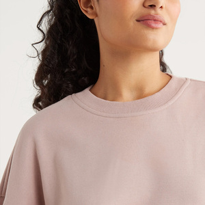 Sudadera de mujer con logotipo personalizado y bordado estampado, Jersey cómodo diseñado para uso diario informal a la moda y al aire libre - Product Image 2