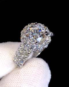 Bague de fiançailles en moissanite brillante pour femmes, argent sterling 925, sertie à griffes, plaqué rhodium, tendance, or blanc glacé, alliance - Product Image 4