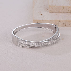 AMBER JEWELS Bracelet tennis de luxe pour femme en or massif 18 carats et plaqué or 10 carats, serti de diamants taille brillant en sangle géométrique - Product Image 6