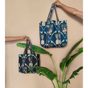 Bolso de Mano Bohemio Bordado con Aves del Amor para Mujer, Resistente al Agua, para Todas las Temporadas, Gran Capacidad, Ligero, de Algodón Reciclado - Product Image 1