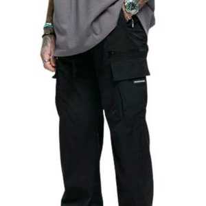 Pantalones Utilitarios de Algodón 100% para Uso Diario, Color Negro, Tela Resistente, Puños Ajustables en los Tobillos, Bolsillos con Cremallera Ocultos, Corte Moderno, Comodidad para el Día a Día - Product Image 3