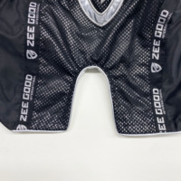 Short de Muay Thai teint en couleur unie de qualité supérieure pour hommes Short durable en polyester 100% pour hommes