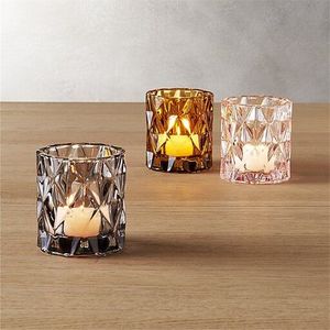 Ensemble de bougeoirs en verre conçu pour rehausser l'atmosphère lumineuse chaleureuse, idéal pour les mariages, les rassemblements festifs et le style de la maison - Product Image 2