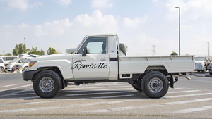 รถมือสอง Toyota Land Cruiser 79 Pickup 5 ประตู 5 ที่นั่ง SUV 8 สูบ 4.5L ดีเซล เกียร์ธรรมดา พวงมาลัยซ้าย เบาะผ้าสีเข้ม ปี 2020 จากเจ้าของคนแรก - Product Image 3
