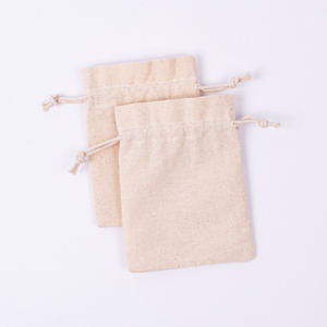 Pochette de rangement en coton biologique avec logo personnalisable Sac à cordon de petite taille indien fait à la main écologique Conteneur à bijoux blanc - Product Image 6