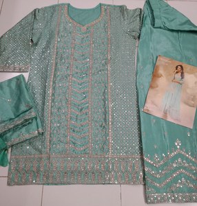 Magnifique costume Salwar de créateur prêt à l'emploi avec une belle broderie et une séquence de travail parfaite tenue de fête et de fête - Product Image 4