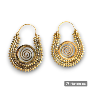 Vendeur chaud 2023 belle boucle d'oreille tourbillon long léger en laiton massif boho vintage boucle d'oreille bijoux pour femmes style - Product Image 1