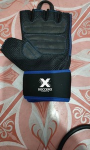 Meilleurs gants de sport en cuir en gros pour hommes et femmes, impression de logo personnalisée, fermeture à boucle et crochet pour la musculation, le cyclisme et les activités de plein air - Product Image 4