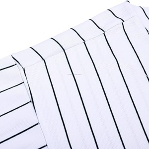 Elegante camiseta de béisbol para hombre con paneles de malla ligeros e impresión de logotipo personalizado para un rendimiento atlético cómodo - Product Image 6