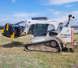 Accesorio Desbrozadora para Minicargadora BOBCAT T870, Cortadora de Maleza de Alta Resistencia, Motor Diésel Kubota, Rodamientos MOOG, Bomba de Motor - Product Image 4