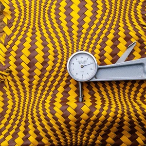 หนังทอสีน้ำตาลเข้มและสีเหลืองทำด้วยมือสามารถปรับแต่งได้1ถึง12ตารางฟุตผลิตภัณฑ์หนังพรีเมี่ยม - Product Image 1