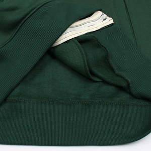 Conjunto Deportivo para Hombre a Precio de Mayoreo, Diseño Personalizado, Conjunto de Dos Piezas Verde Moderno, Chaqueta y Pantalones Jogger con Rayas Blancas - Product Image 6