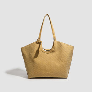 Sac à dos en cuir à boucle pour femme, style rétro, décontracté, pour l'école, les voyages, sac à livres rembourré en cuir véritable - Product Image 1