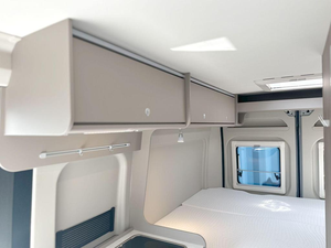 Carado CV600 Pro+ Camping-car familial de luxe, remorque mobile Euro 6, usage domestique, camping, 4-6 personnes, 3500 kg, climatisation, blanc - Product Image 4