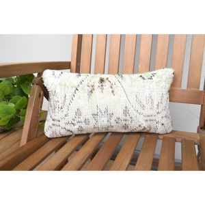 Oreiller Patchwork Kantha en laine beige 8x16 pouces Rustique Vintage Brodé Coussin Portable Style de Noël pour la voiture et la maison - Product Image 1