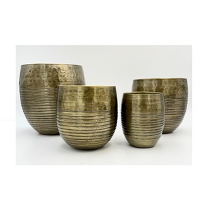 SET/4 bonne qualité fabricant jardinière Pot métal laiton Antique moderne jardinière avec support pour jardinières intérieures et extérieures - Product Image 1