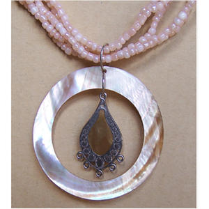 Collier en perles roses avec motif coquillage, bijoux bohèmes religieux en coquillages pour cadeaux - Product Image 1