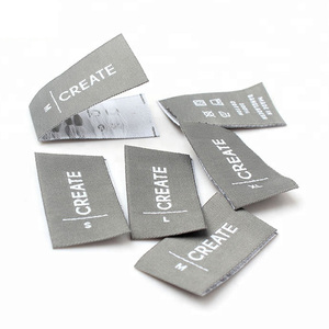 ป้ายผ้าโพลีเอสเตอร์แบบพับได้สำหรับตัดเย็บเสื้อผ้าแบรนด์ตัดด้วยเลเซอร์ - Product Image 4