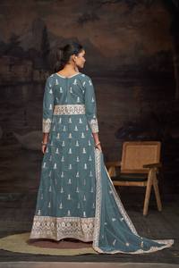 Thanh lịch nặng Twill <span class=keywords><strong>Net</strong></span> <span class=keywords><strong>anarkali</strong></span> ăn mặc với đa chủ đề thêu và đầy đủ backsize thêu cho những dịp đặc biệt - Product Image 5