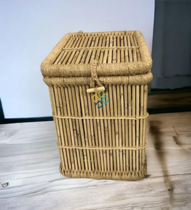 Panier à linge moderne en bambou à lattes avec couvercle relevable, offrant une solution élégante et respirante pour le linge propre. - Product Image 5