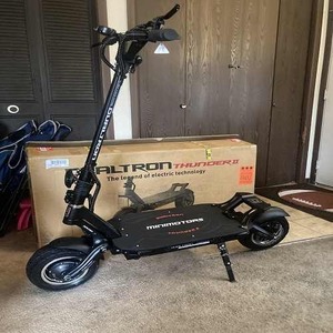 THUNDER 2 Electronic ScooterNew en stock para la venta - Product Image 2