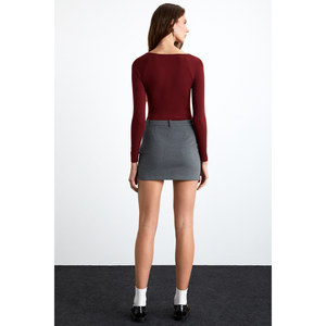 ETHIQUET <span class=keywords><strong>HILLARY</strong></span> Blusa de doble capa con cuello cuadrado profundo de viscosa y lycra para mujer - Product Image 6