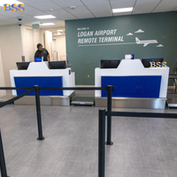 Comptoir de service aéroportuaire de luxe, terminal, bureau de réception d'aéroport, comptoir de check-in aéroportuaire personnalisé en surface solide Krion blanc et bleu