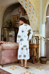 Vestido Maxi de Algodón Ecológico Hecho a Mano con Estampado en Bloques, Diseño Liso Teñido, Estilo Bohemio Étnico Informal para el Verano - Product Image 3