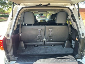 Lexus LX570 Base 2011 d'occasion Voiture très propre et sans accident - Product Image 6